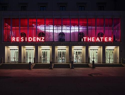 Theaterbesuch der Q12:  „Der zerbrochne Krug“ im Residenztheater München